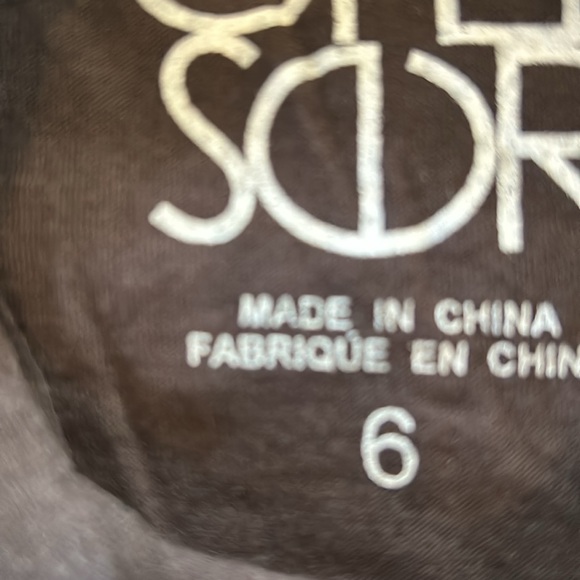 NWOT, Chaser, girls, “Big Sis” Vintage Jersey S/S Shirttail Tee - Picture 5 of 5